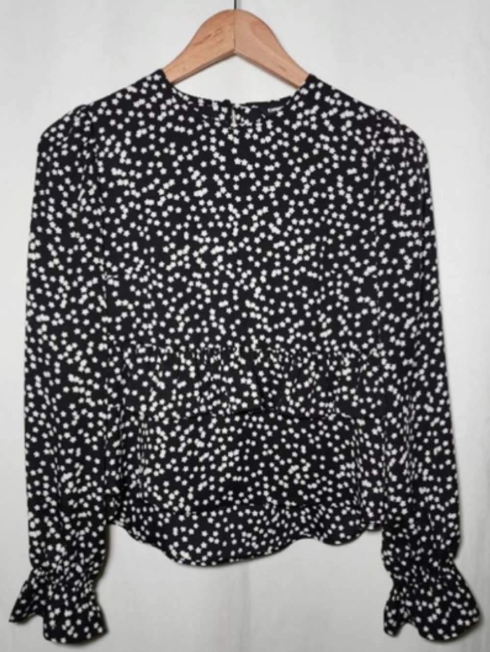 Women's EXPRESS Black & White Floral Blouse XXS